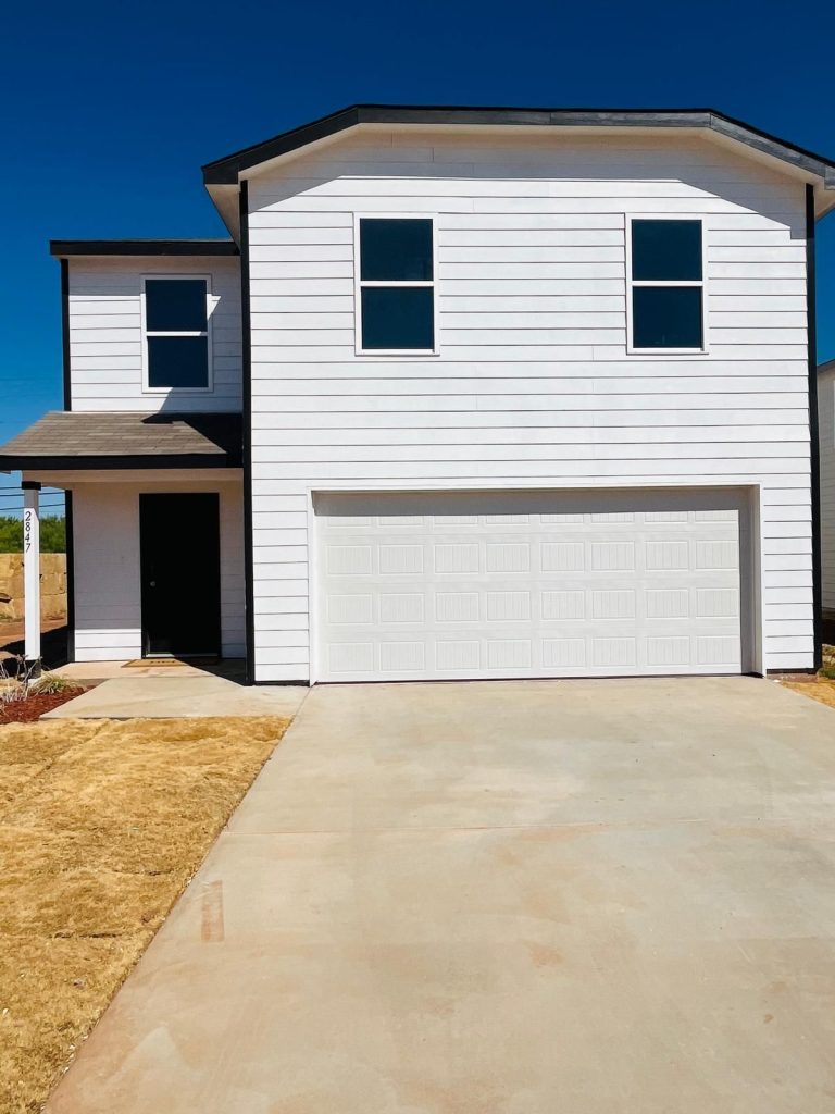Spacious Waterside Home – 5BR | 2.5BA