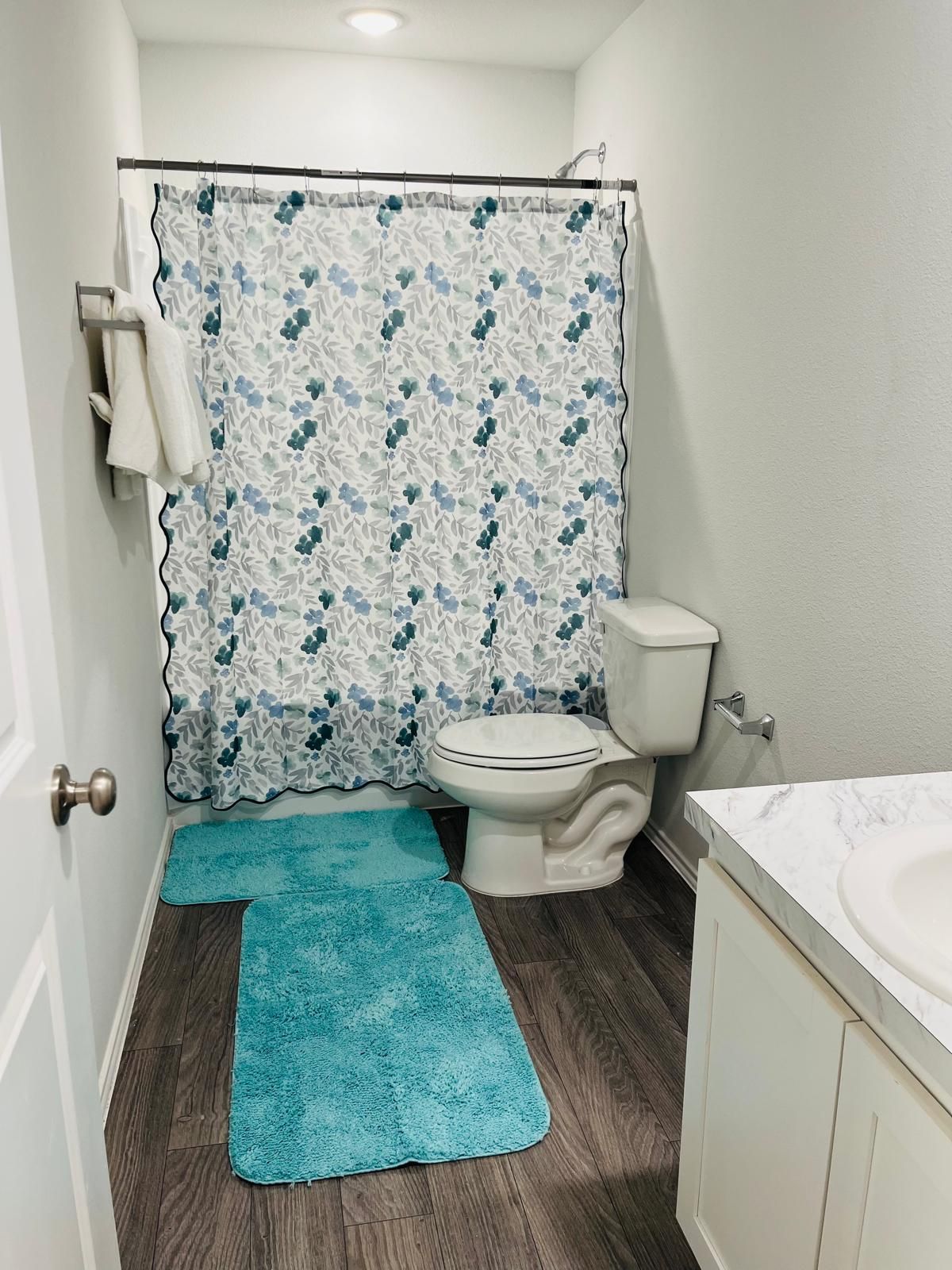 Spacious Waterside Home – 5BR | 2.5BA