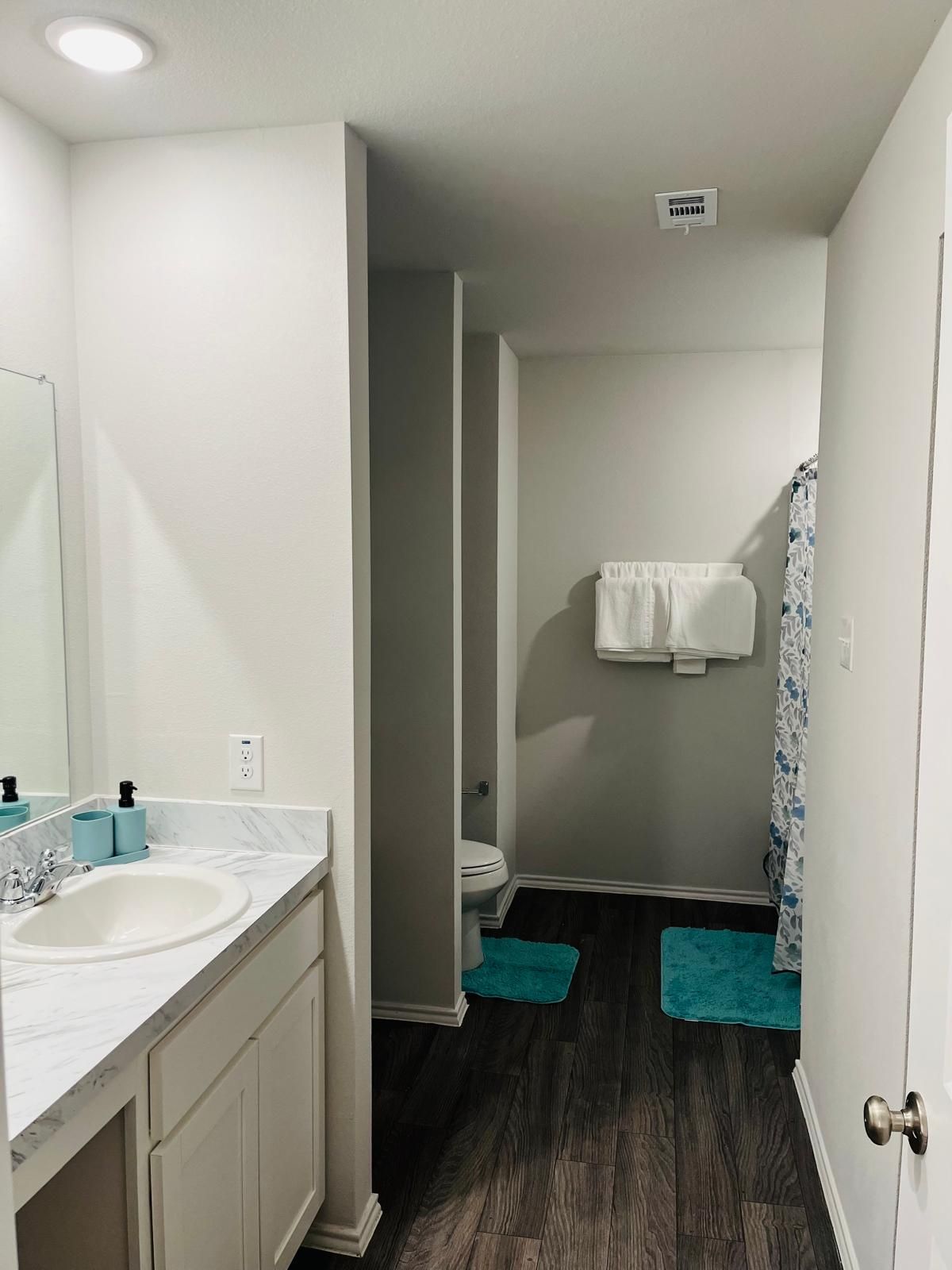 Spacious Waterside Home – 5BR | 2.5BA